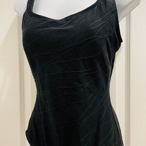 Textured black-on-black flatteting one-piece sz 12 Gently used